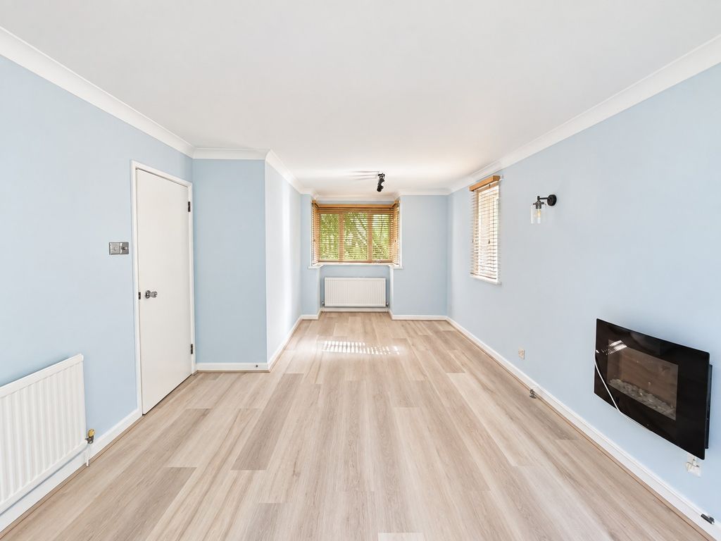 Property photo 3 of 8 Image