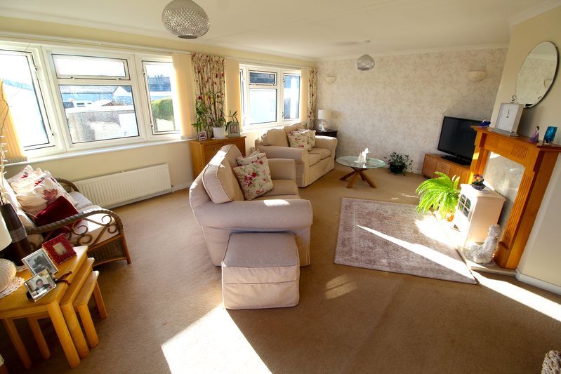 Property photo 3 of 13 Lounge/Diner