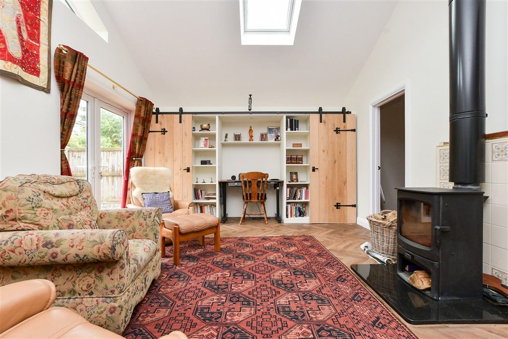 Property photo 1 of 15 Lounge