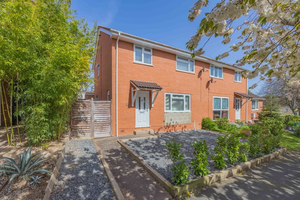 Property photo 1 of 17 Ewemove Taunton Blackdown View (2)