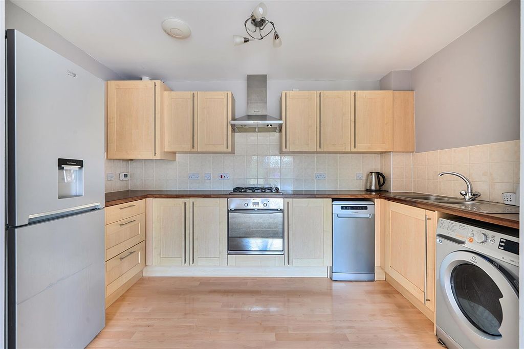 Property photo 3 of 19 1497714-10-6A6231106d217.Jpg