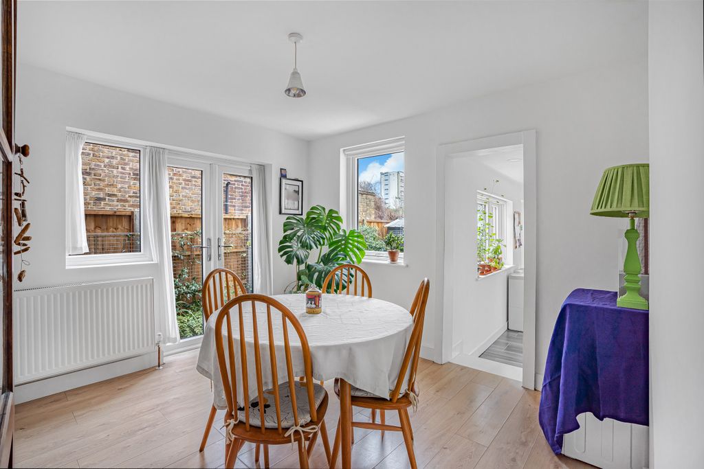 Property photo 2 of 12 New Road (5)