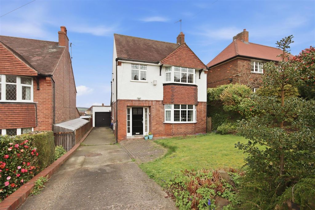 Property photo 1 of 18 Front