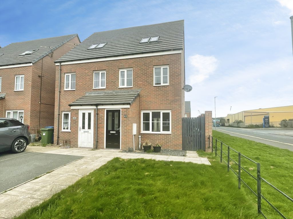 Property photo 1 of 8 Photo 10