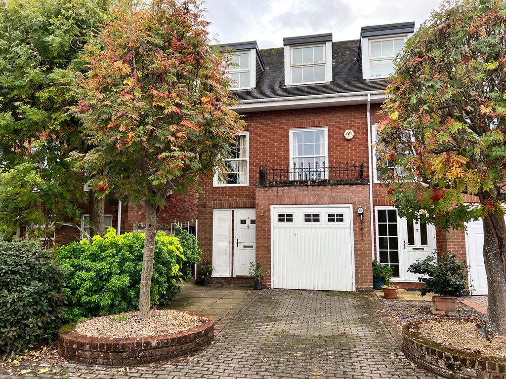 Property photo 1 of 13 Front