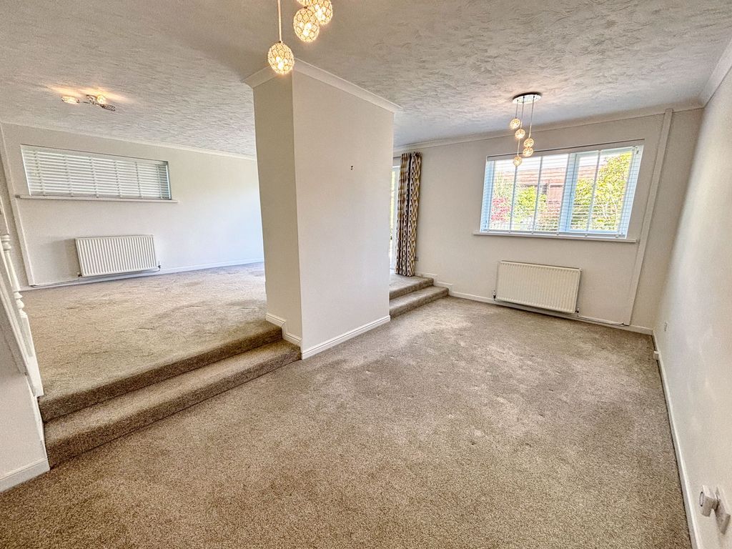 Property photo 3 of 25