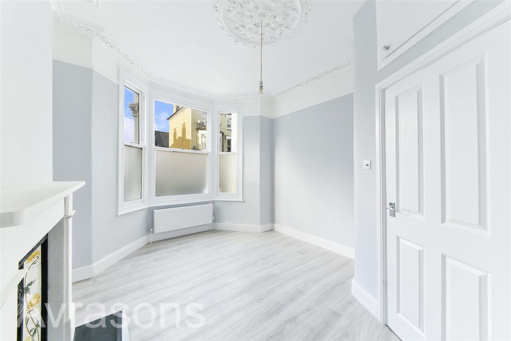 Property photo 1 of 10 Living Room