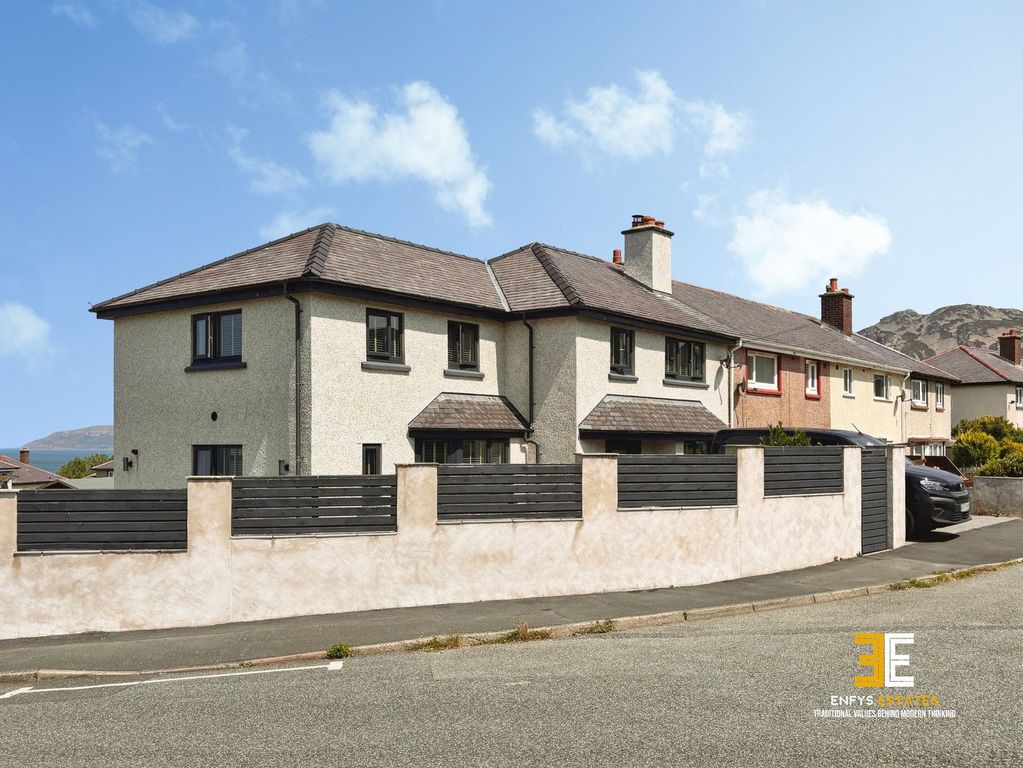 Property photo 1 of 32