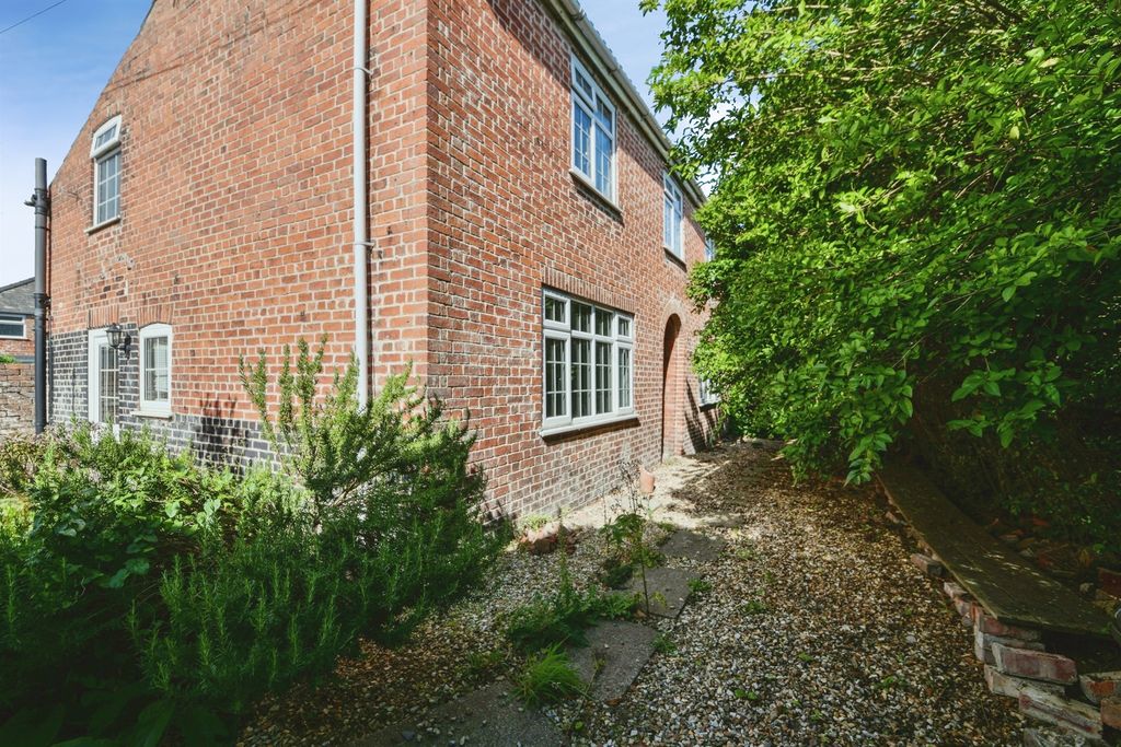 Property photo 1 of 23