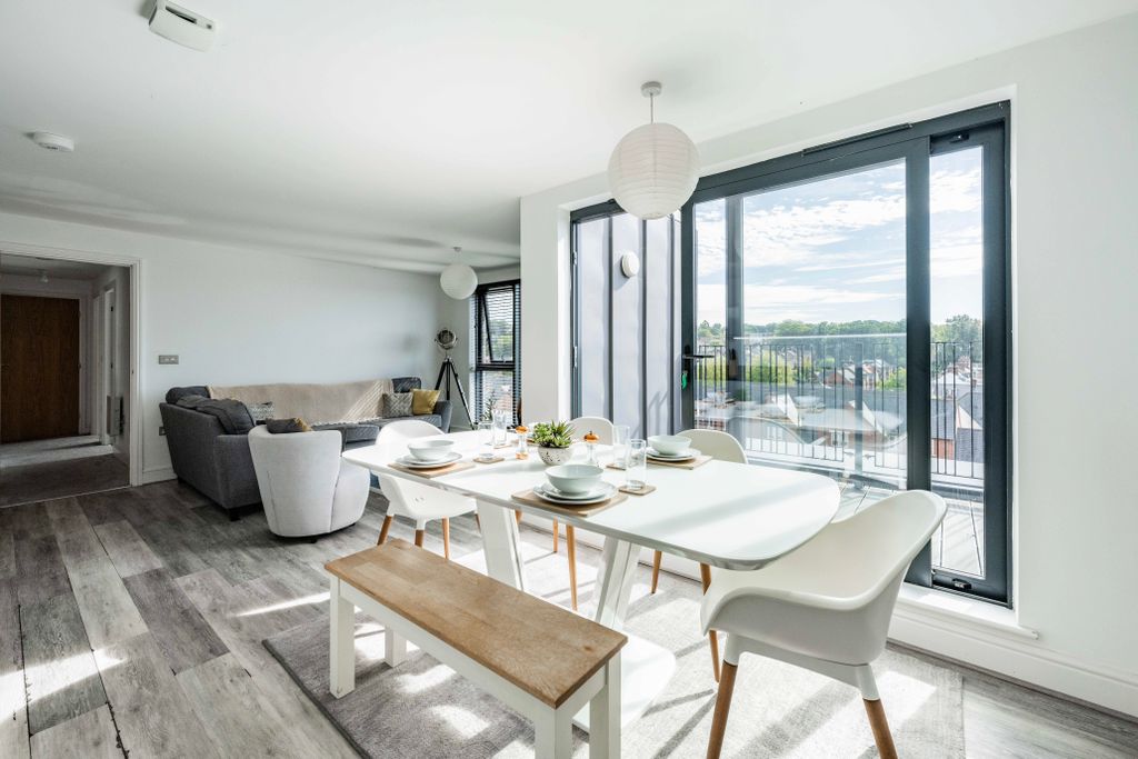 Property photo 2 of 11 Image