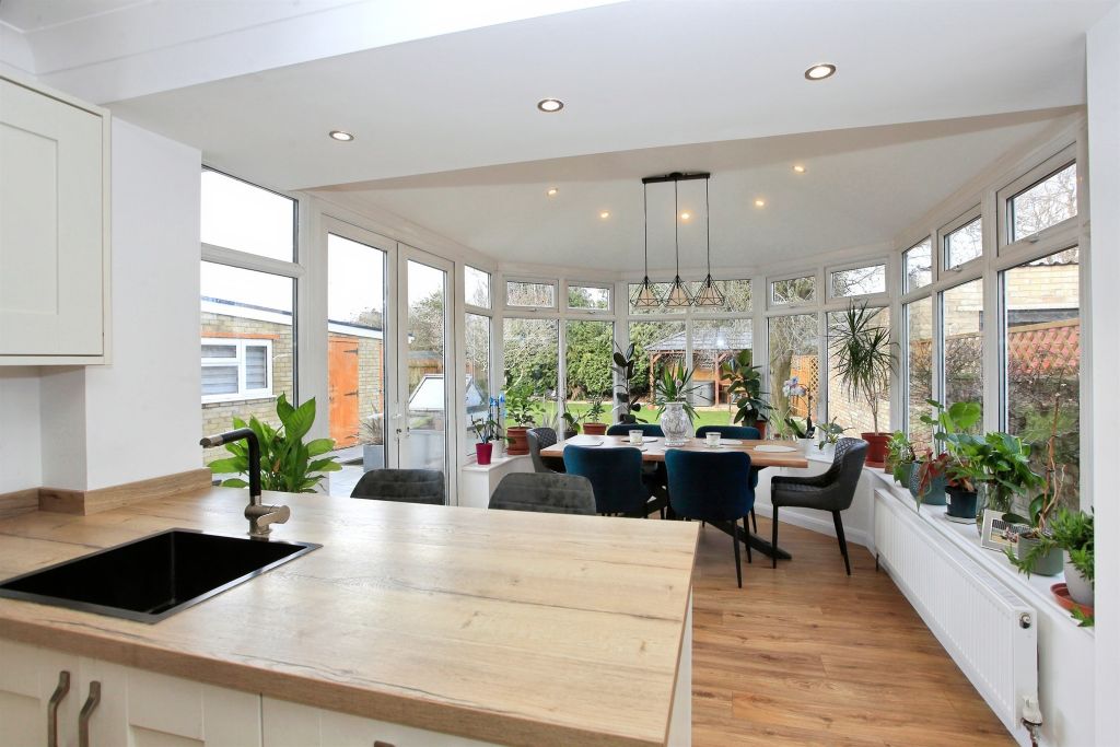 Property photo 3 of 27 Dining / Sun Room