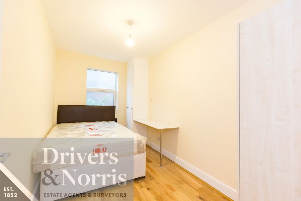 Property photo 3 of 6 Picture No. 09