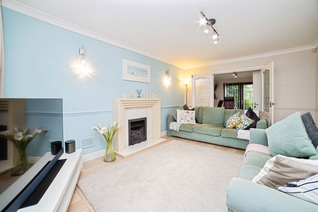 Property photo 3 of 19