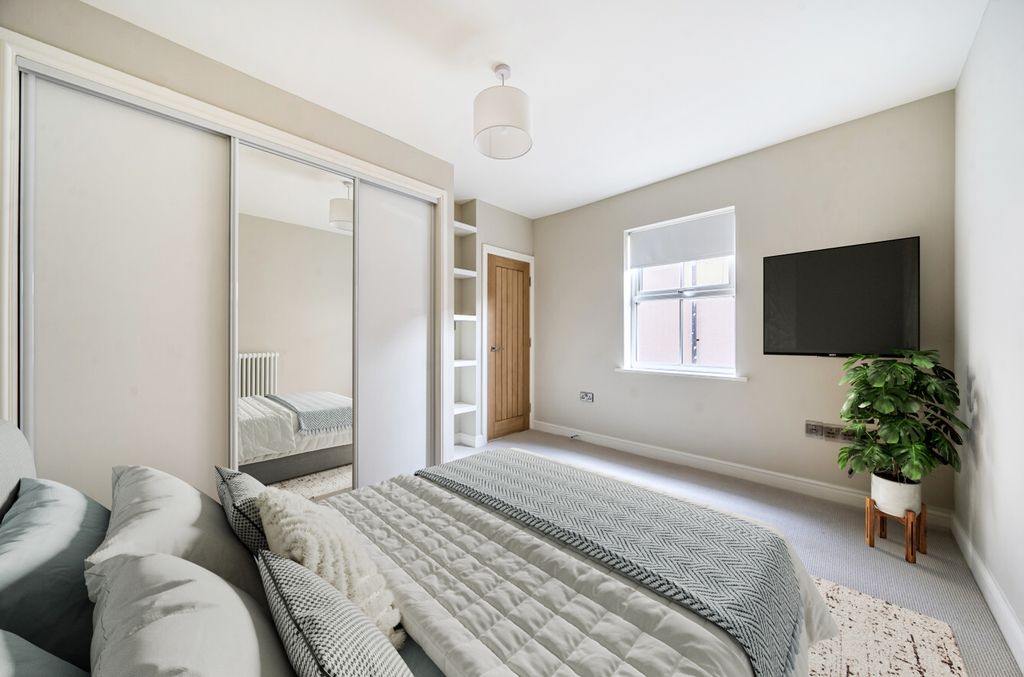 Property photo 3 of 21 Ewemoveharrogate Mews Ground Floor Bedroom