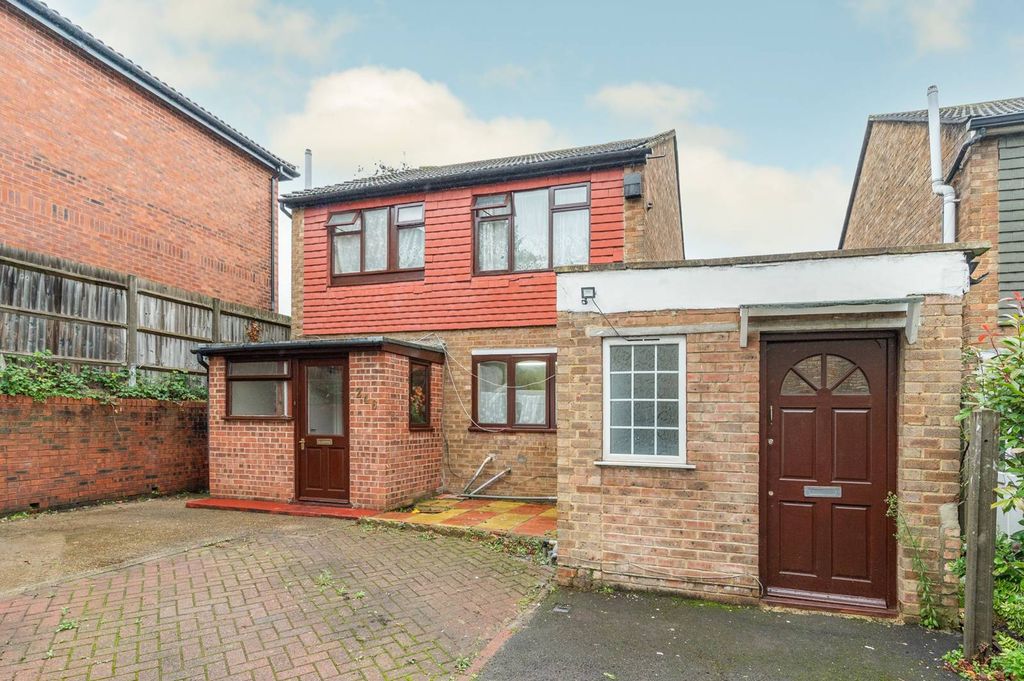 Property photo 2 of 16