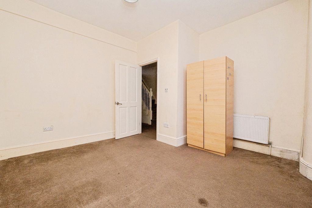 Property photo 3 of 17 Photo