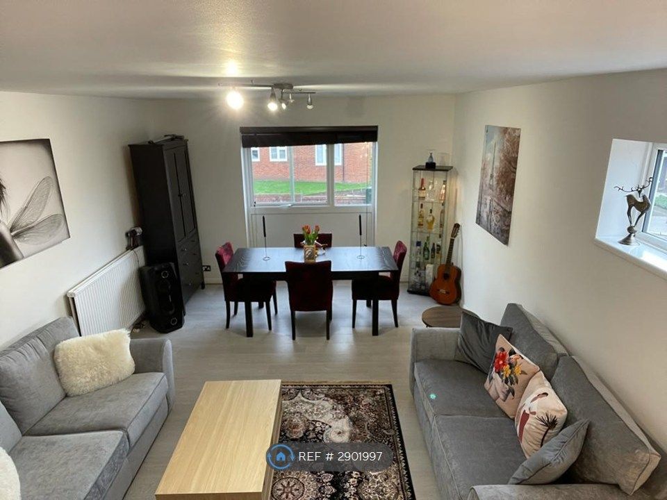 Property photo 2 of 6