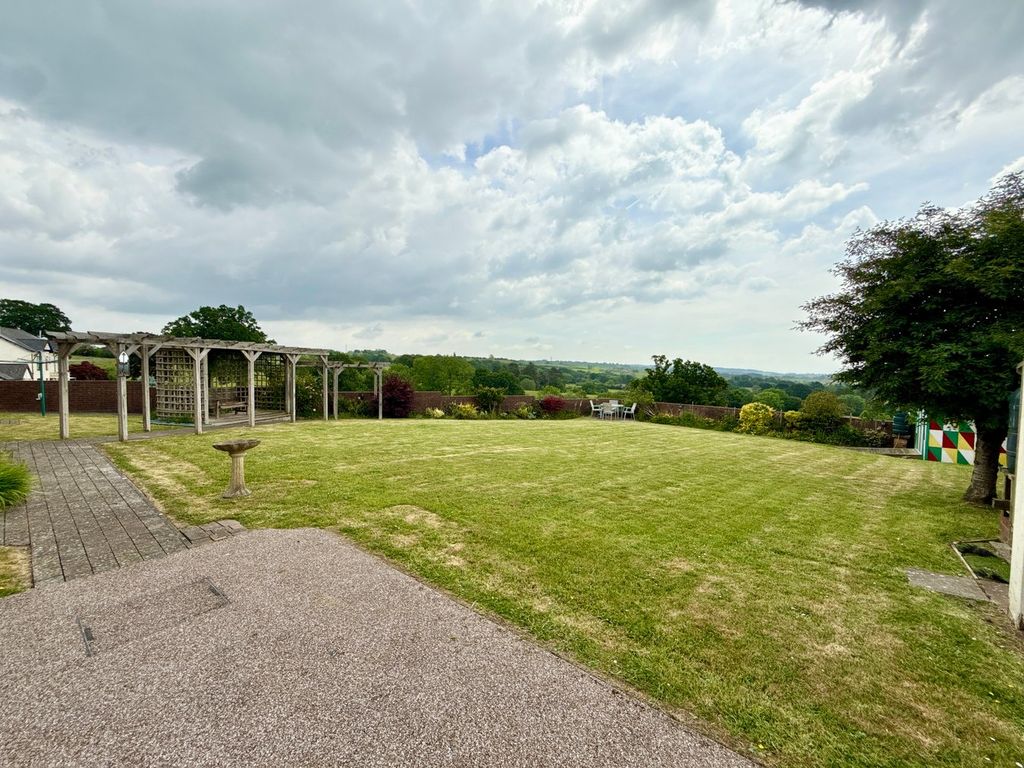 Property photo 3 of 36