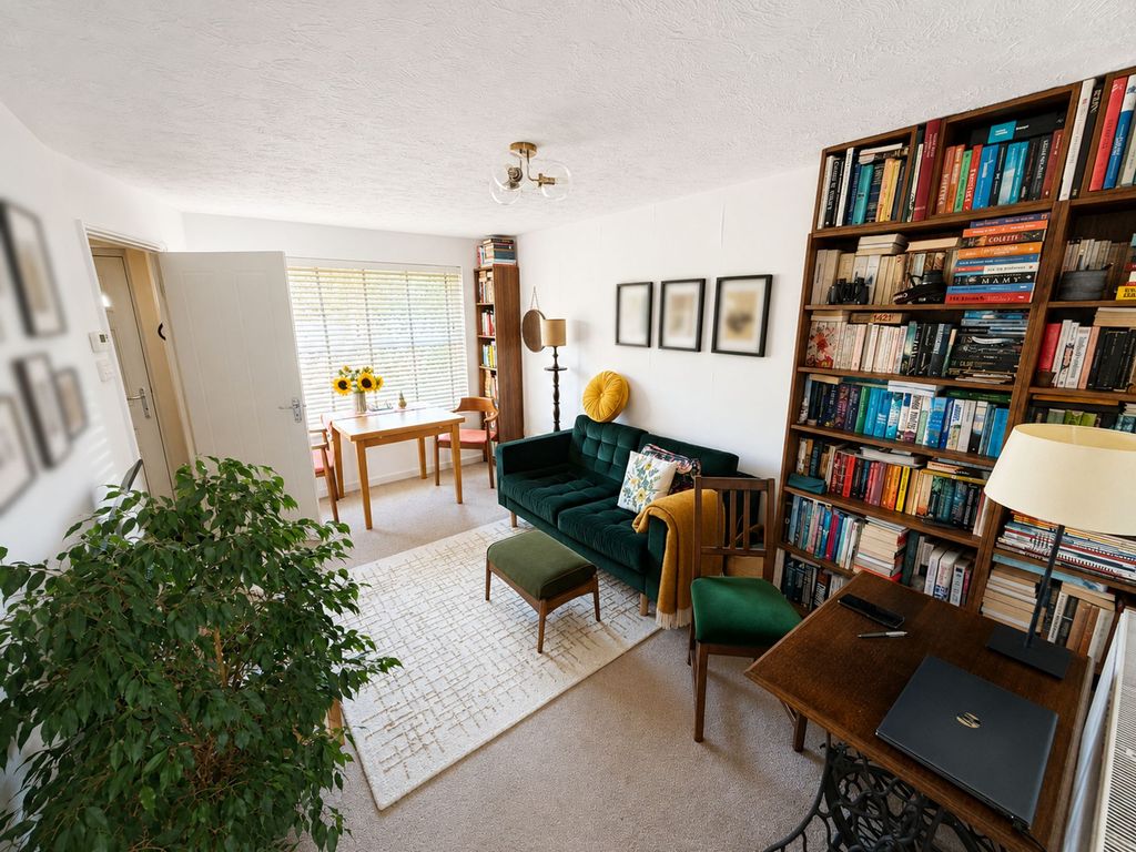 Property photo 2 of 8