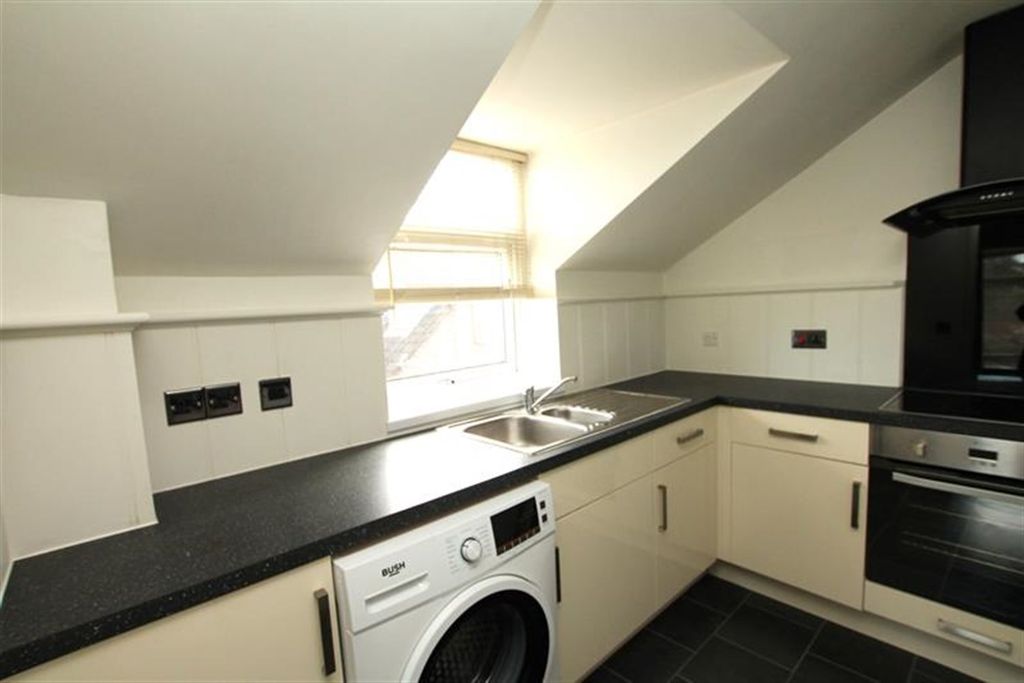 Property photo 3 of 13 Kitchen