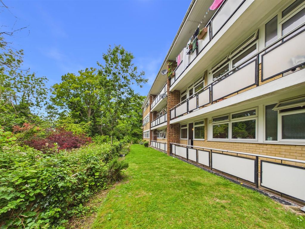 Property photo 3 of 20 Cam01563G0-Pr0269-Still026.Jpg