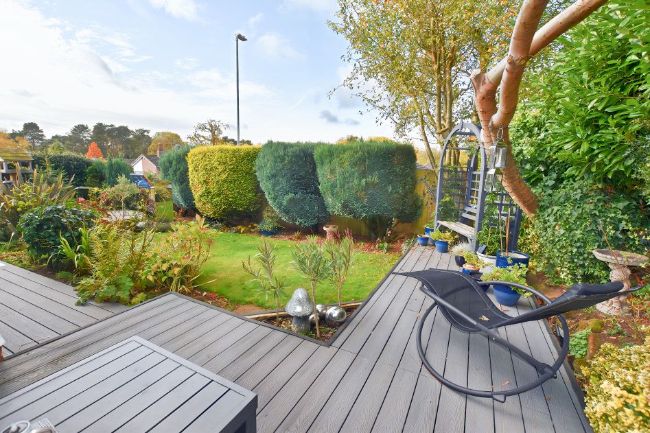 Property photo 3 of 30 Front Garden