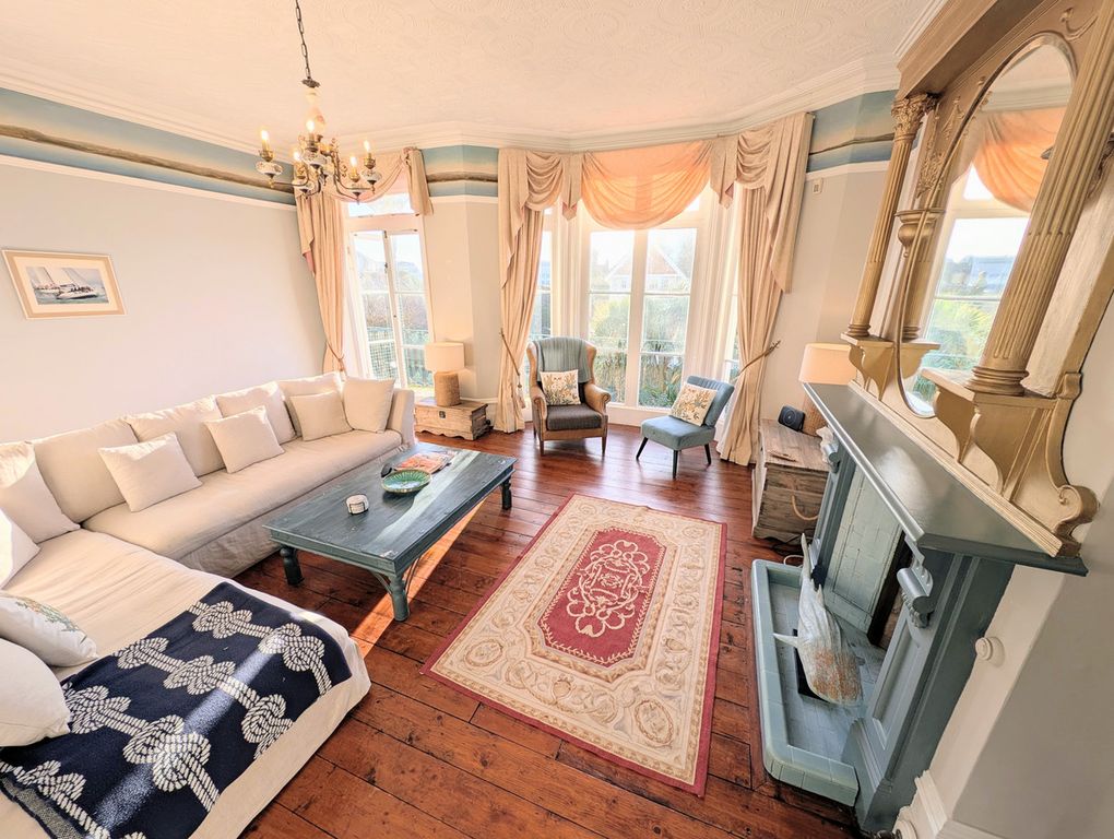 Property photo 3 of 36