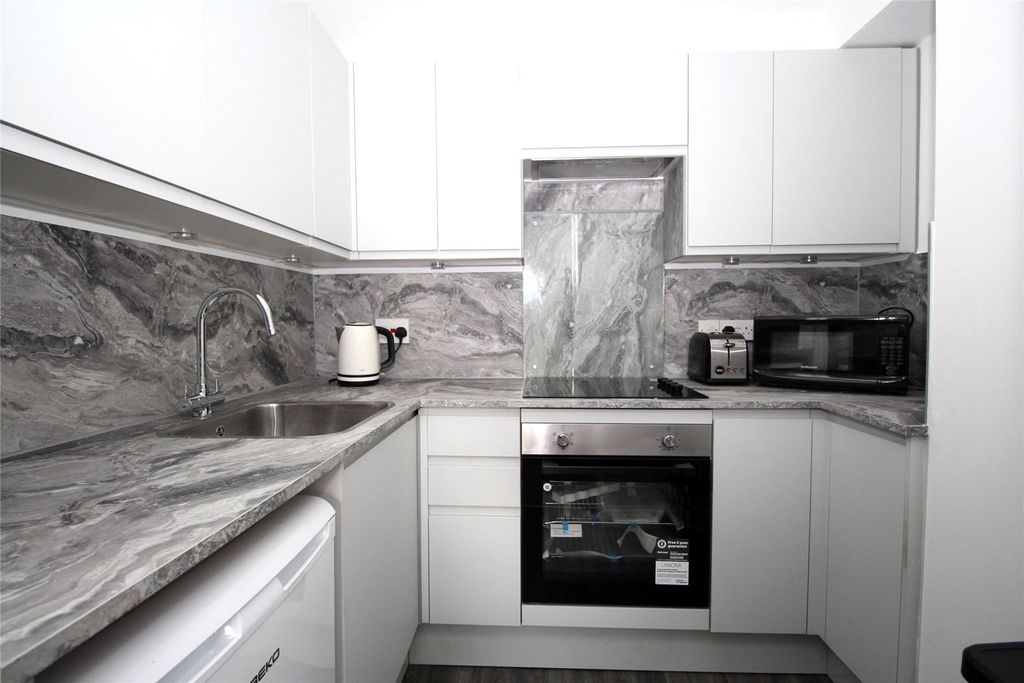 Property photo 3 of 9 Picture No. 22