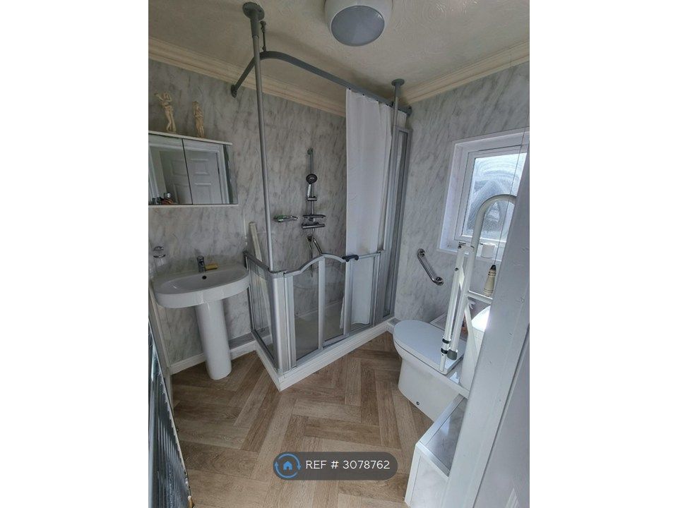 Property photo 3 of 5 Accessible Bathroom