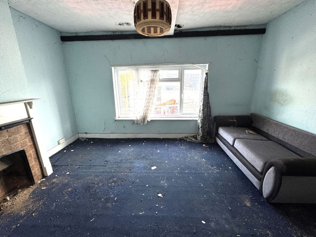 Property photo 3 of 13