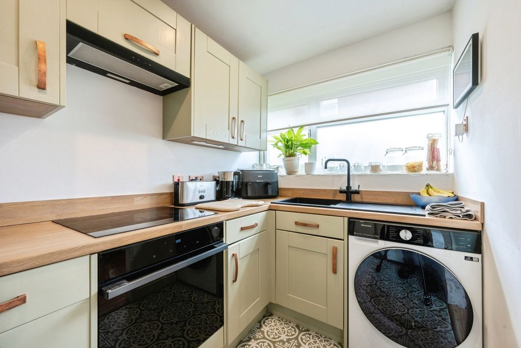 Property photo 3 of 18 Pbox-Img.Jpg