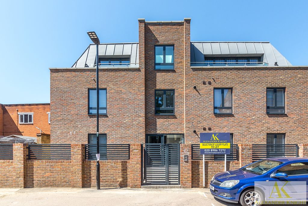 Property photo 1 of 7 2 Colina Mews, N15 3Ja