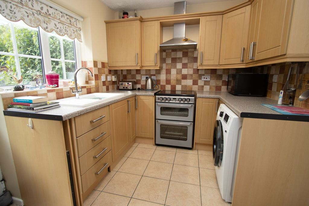 Property photo 3 of 10