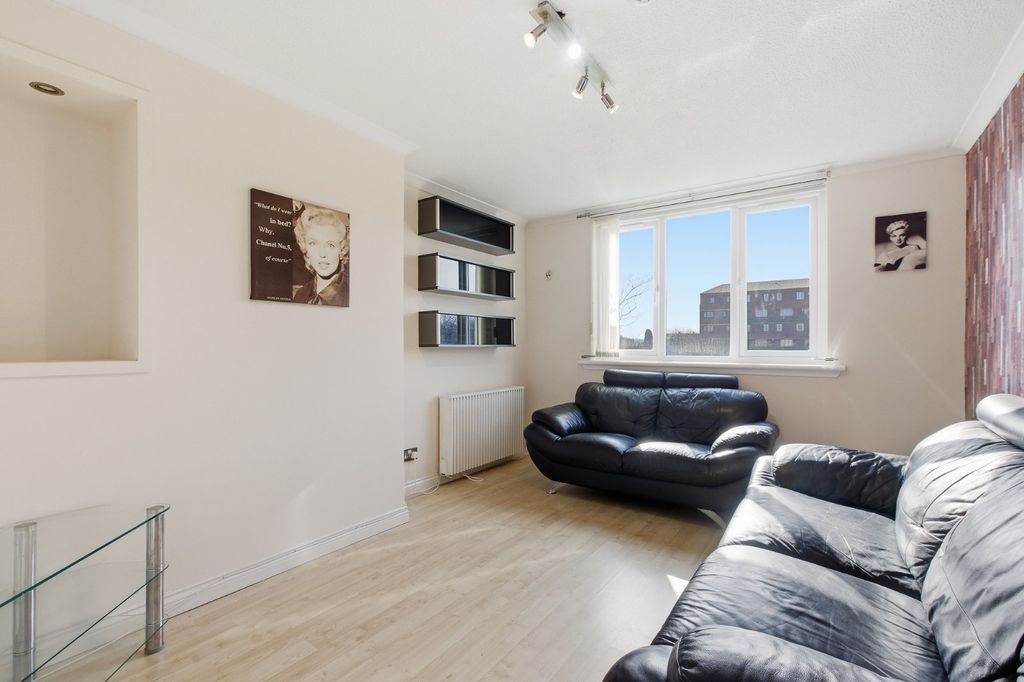 Property photo 2 of 12 Picture 2