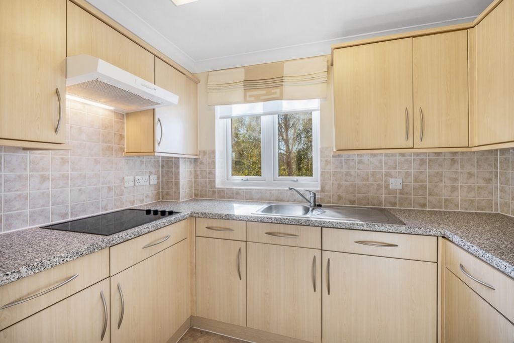 Property photo 3 of 22 30 Swallows Court (Spalding)-18