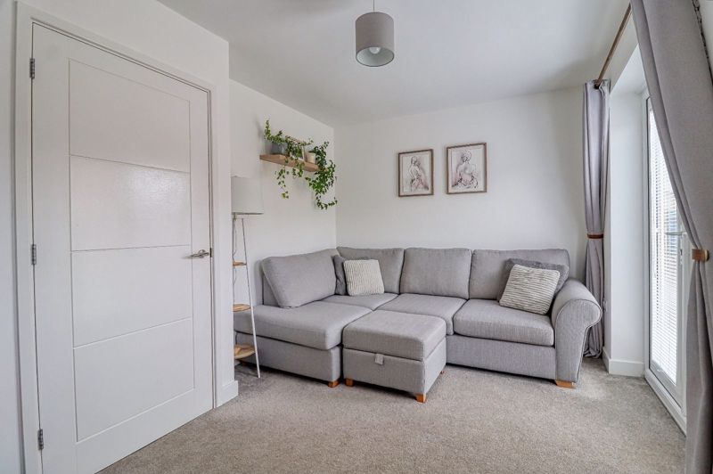 Property photo 2 of 13 Lounge