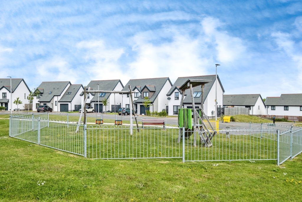 Property photo 2 of 16 Surrounding Area