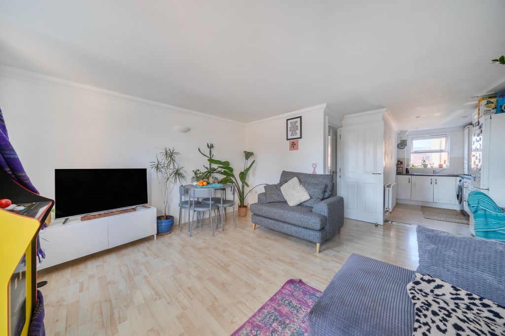 Property photo 2 of 10 1423439869A84808220Cf