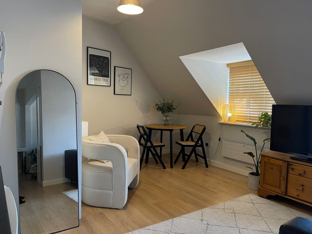 Property photo 1 of 4 1 Liv 1