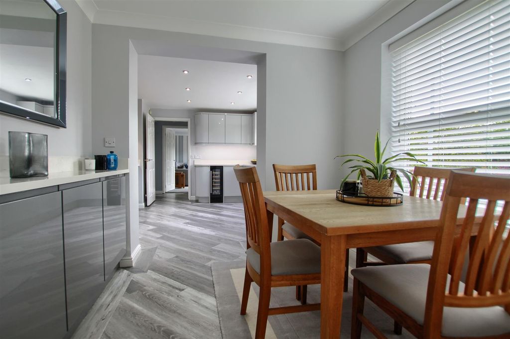 Property photo 3 of 20 To7.Jpg