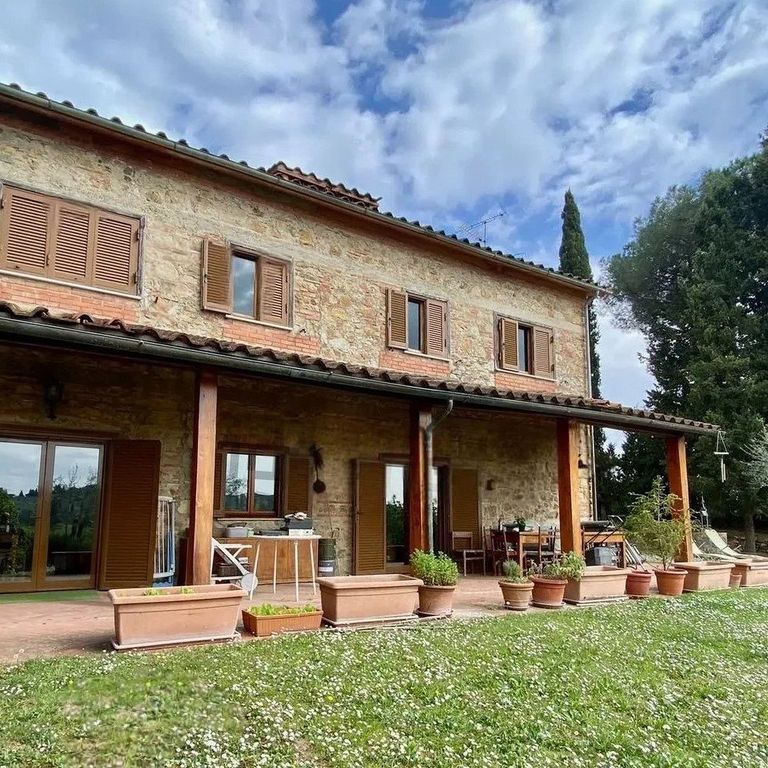 Property photo 1 of 15 Charming Villa In Santa Cristina, Tuscany