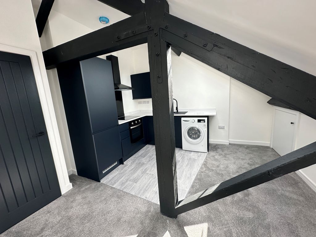 Property photo 2 of 6 Kitchen