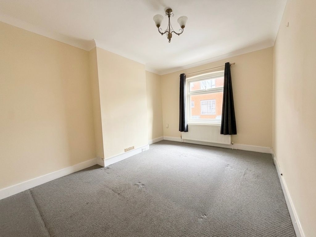 Property photo 3 of 10 Balcony