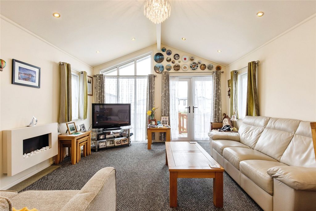Property photo 2 of 14 Open Plan