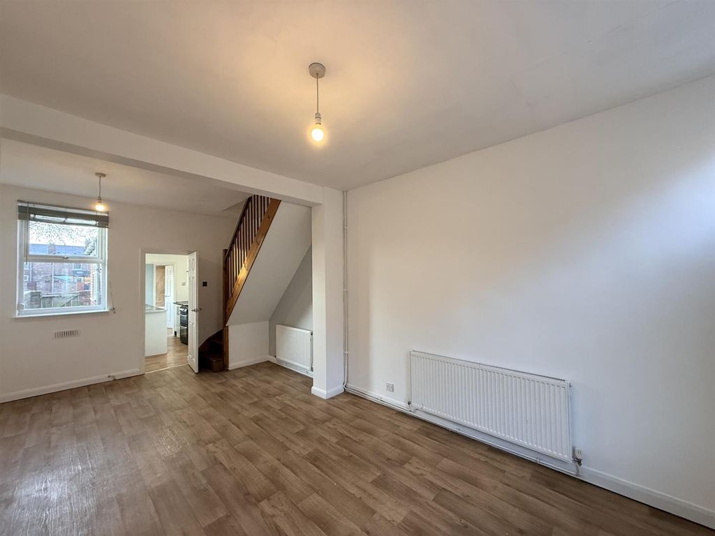 Property photo 1 of 12 Thumbnail_Img_0825.Jpg