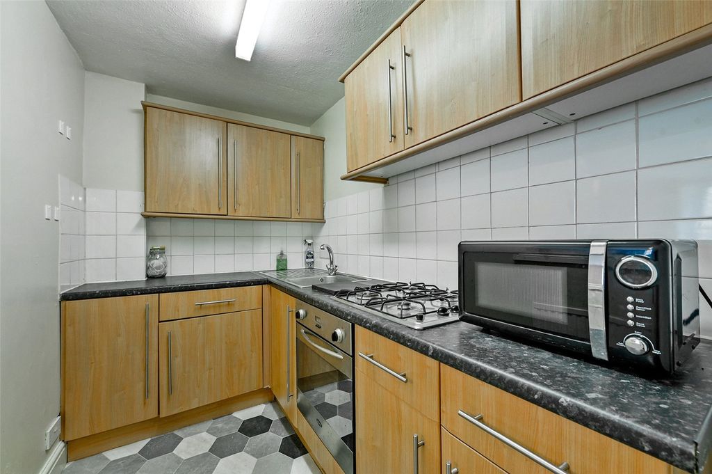 Property photo 2 of 6 Picture No. 30