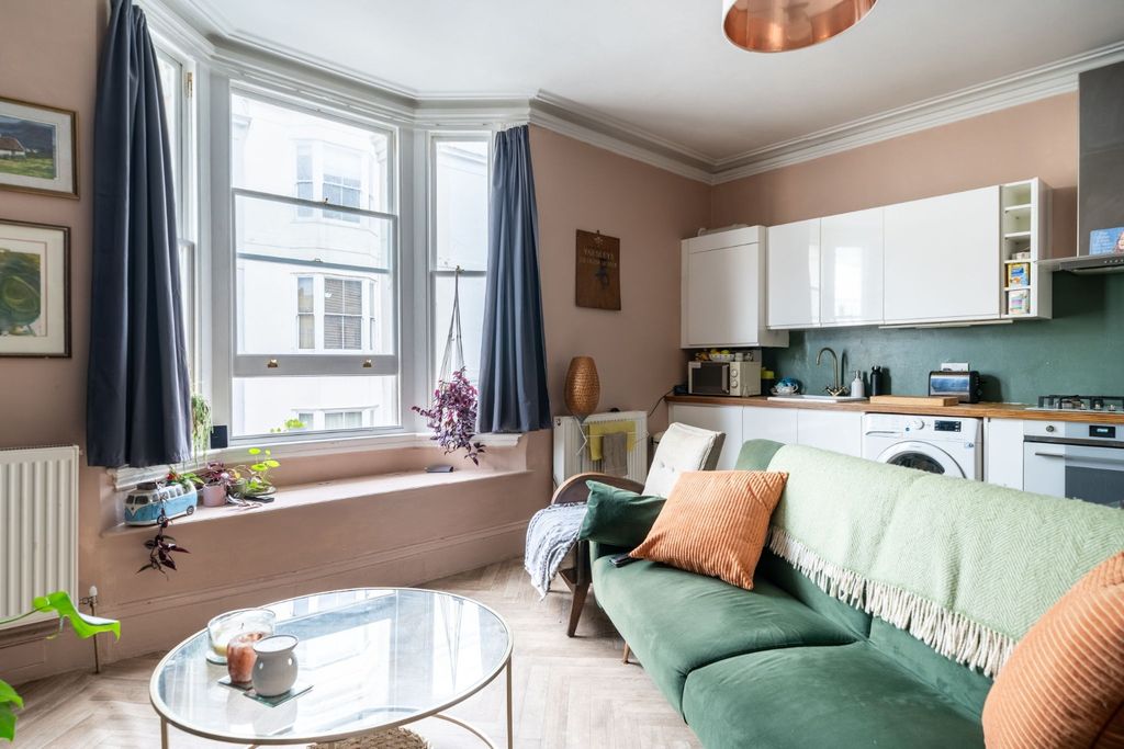 Property photo 2 of 10 4272762