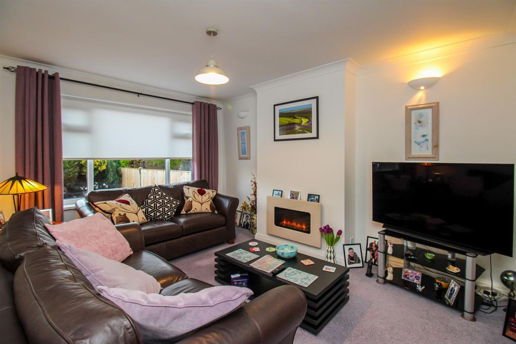 Property photo 3 of 14 Living Room