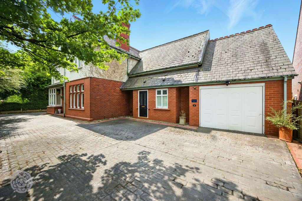 Property photo 2 of 41 Picture No. 30