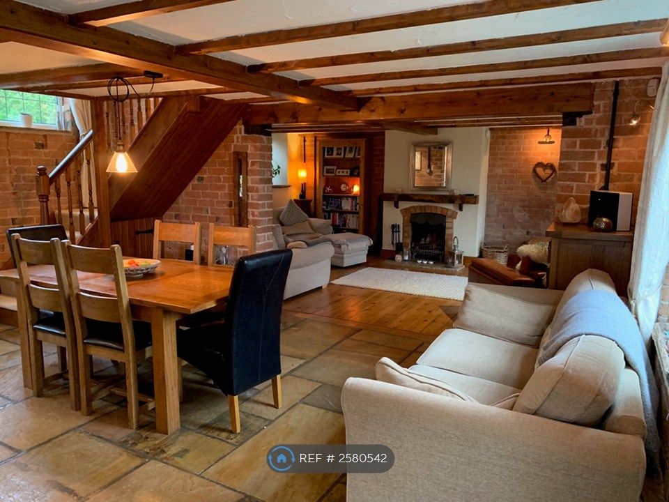 Property photo 2 of 15 Lounge / Dining